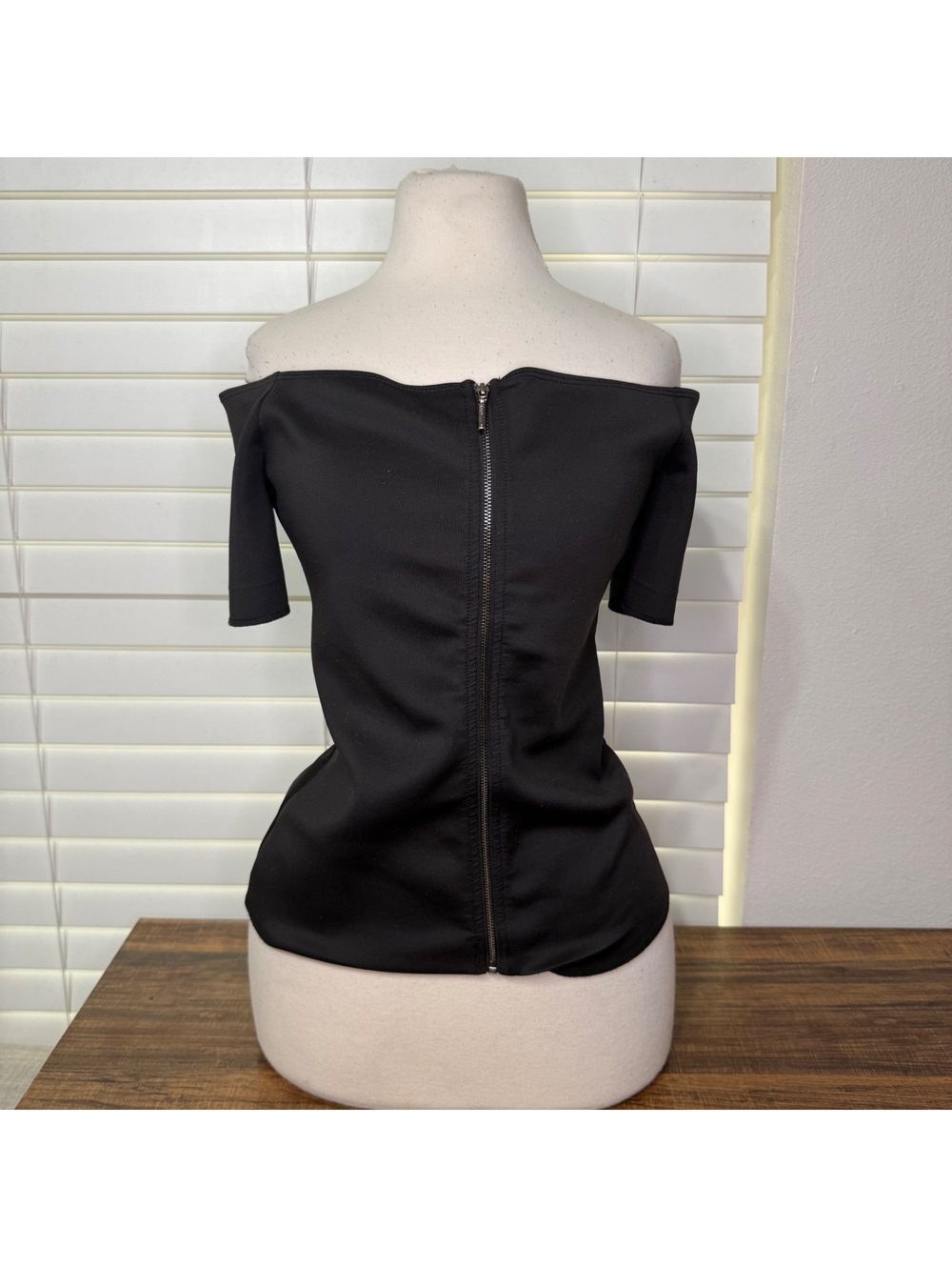 Guess Off-Shoulder Black Zipper Front Top Size S